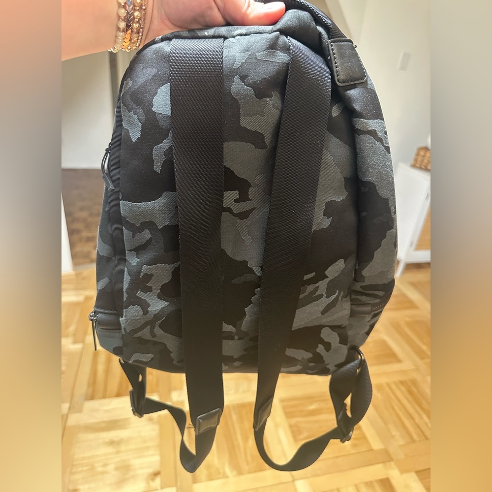 Lululemon mini backpack - Picture 2 of 2